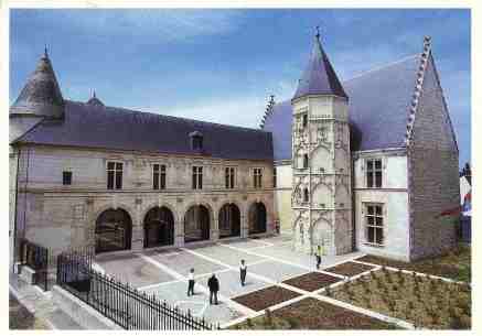 Hôtel des Échevins – Musée Estève